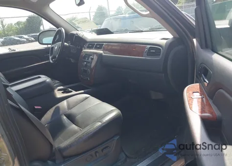 2008 Chevrolet Suburban 1500 Lt z USA, uszkodzony, nr VIN 3GNFK16398G157486